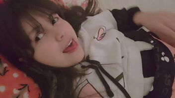 This is an amateur teenage video of Hana Lily, a brunette with a humungous ass, fucking a pillow.